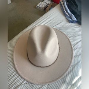 Felt hat